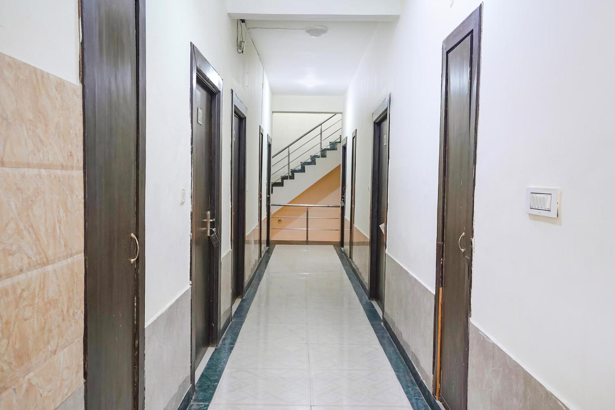 Fabhotel Prashant Palace Májszúr Kültér fotó