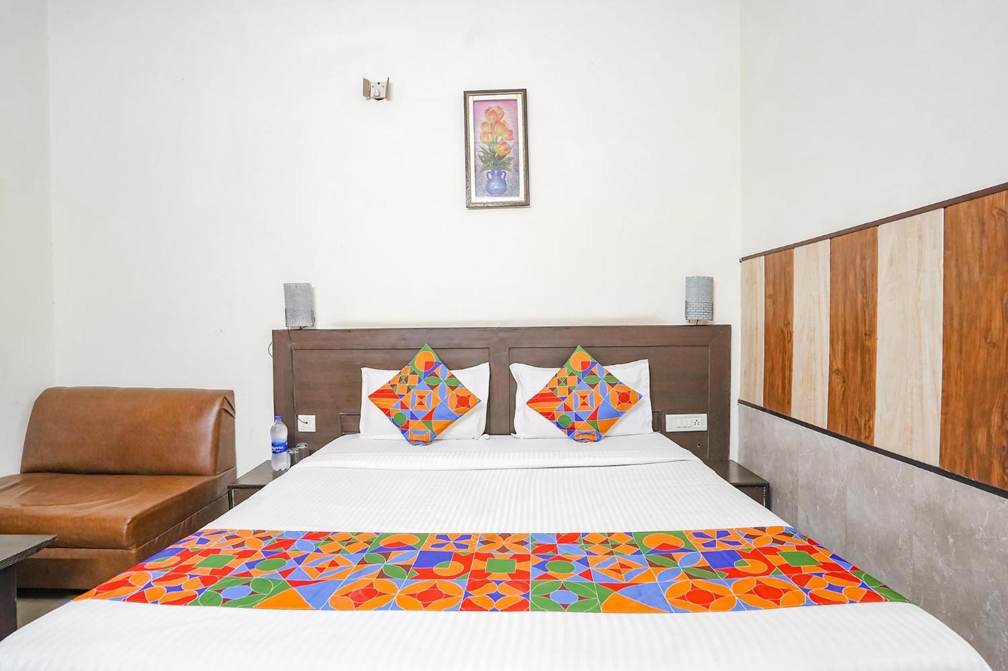 Fabhotel Prashant Palace Májszúr Kültér fotó