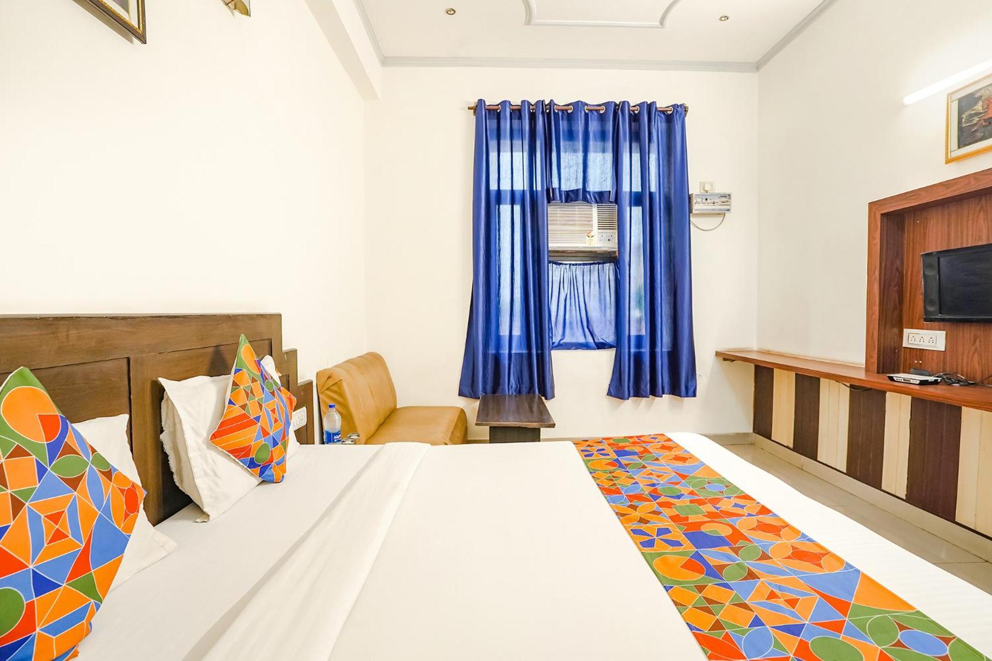 Fabhotel Prashant Palace Májszúr Kültér fotó