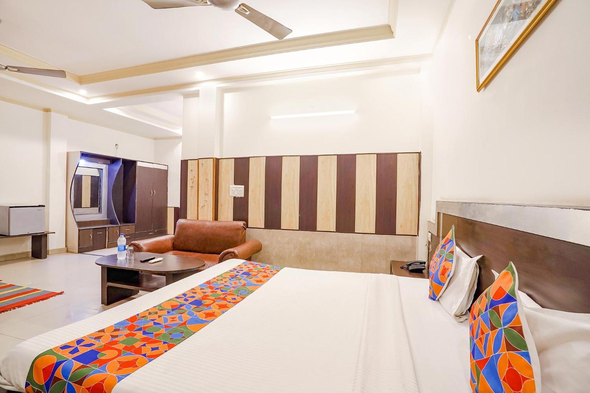 Fabhotel Prashant Palace Májszúr Kültér fotó