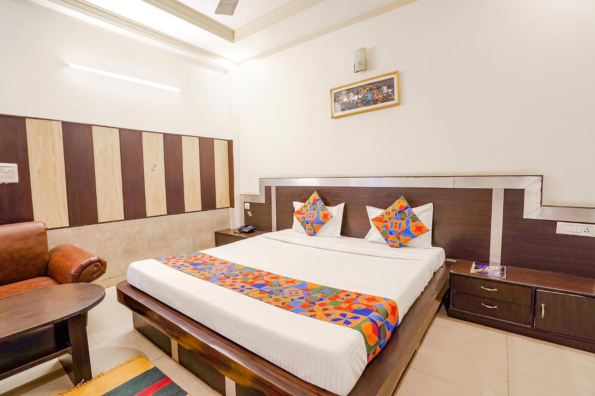 Fabhotel Prashant Palace Májszúr Kültér fotó
