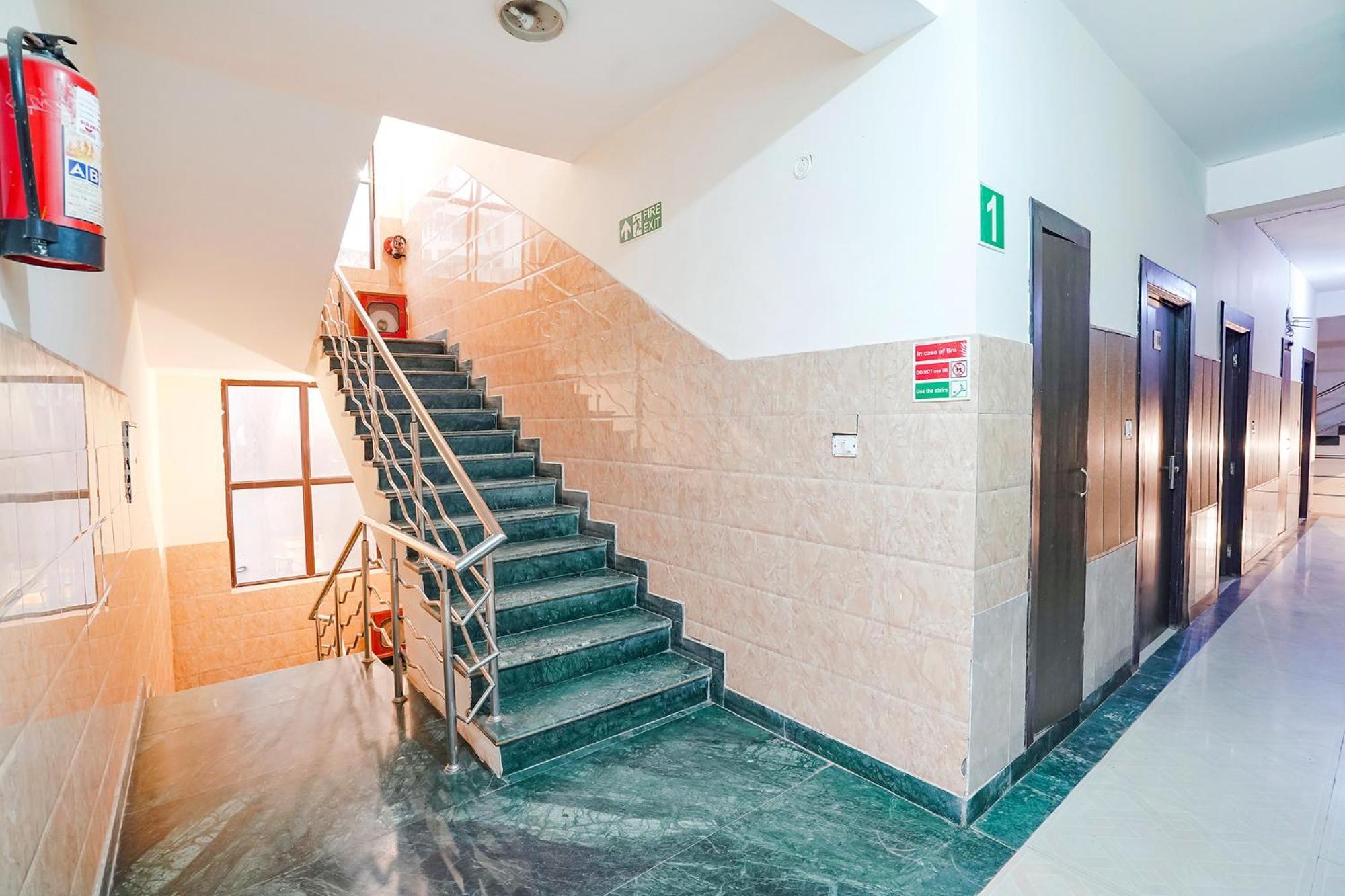 Fabhotel Prashant Palace Májszúr Kültér fotó