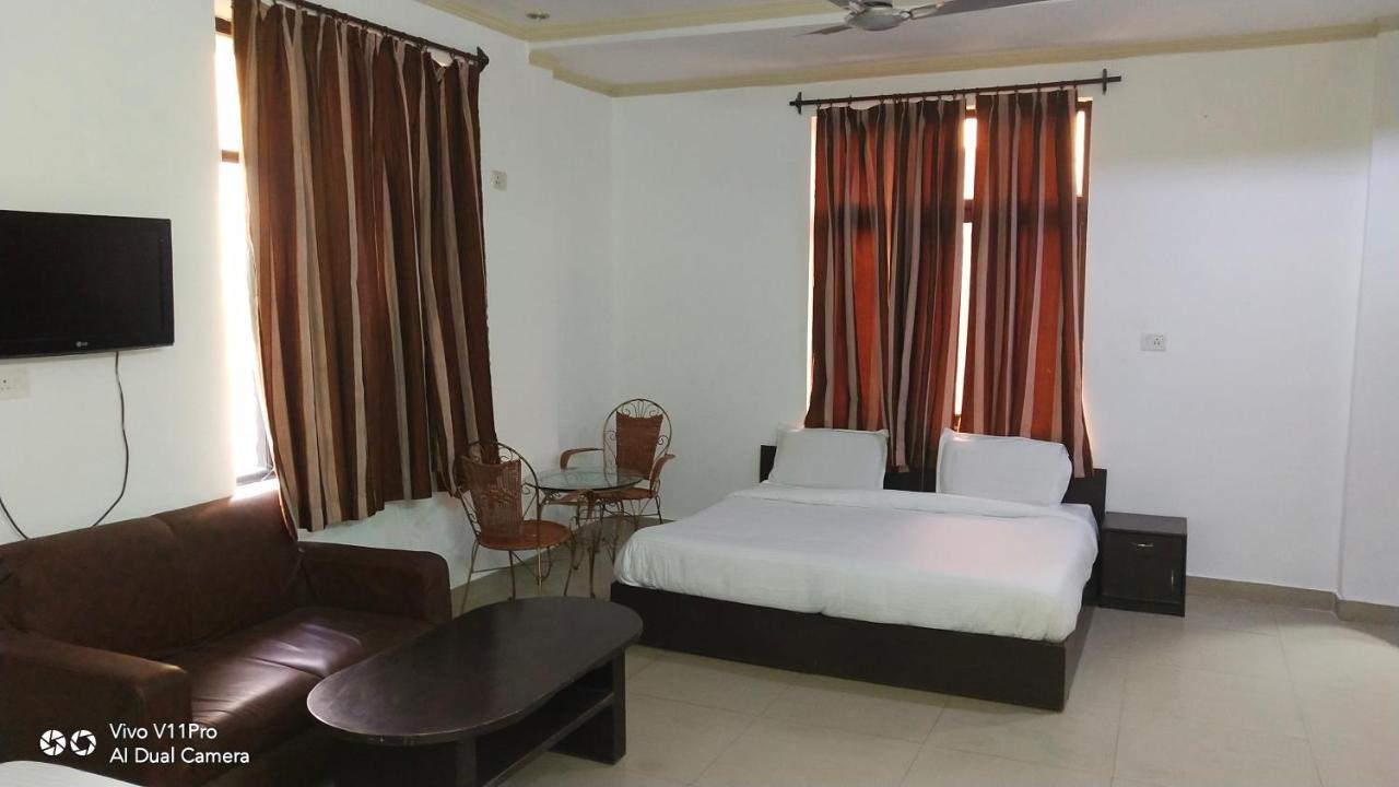 Fabhotel Prashant Palace Májszúr Kültér fotó