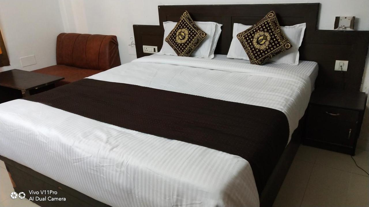 Fabhotel Prashant Palace Májszúr Kültér fotó