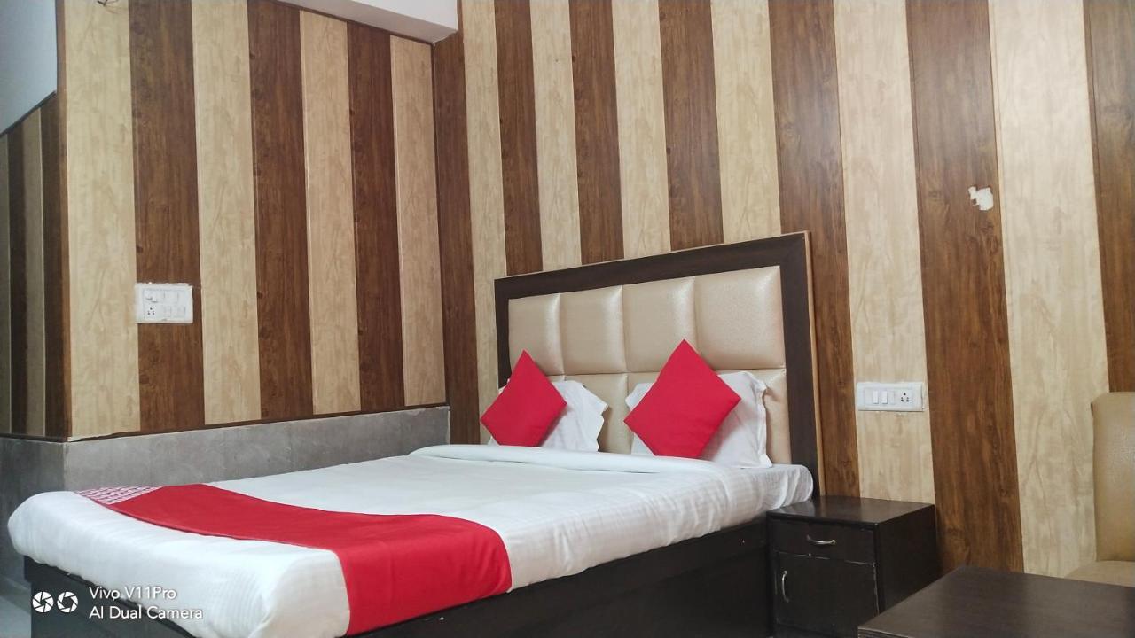 Fabhotel Prashant Palace Májszúr Kültér fotó
