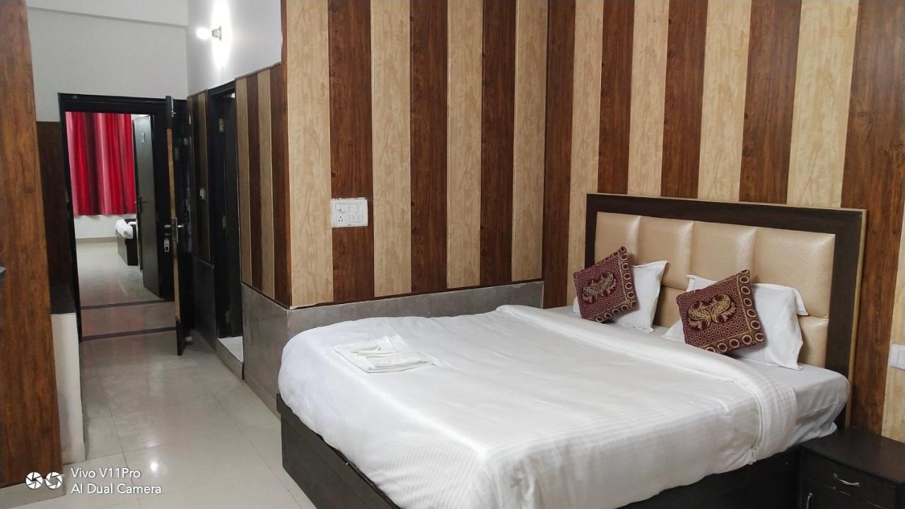 Fabhotel Prashant Palace Májszúr Kültér fotó