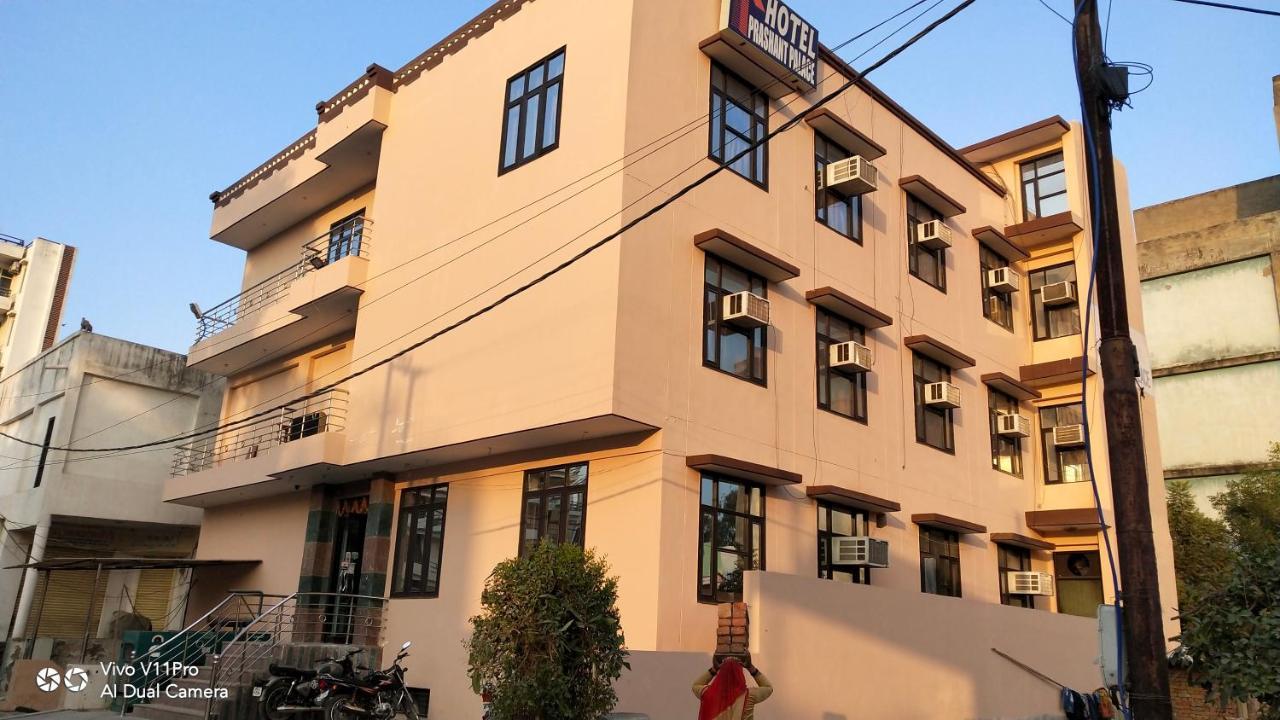 Fabhotel Prashant Palace Májszúr Kültér fotó