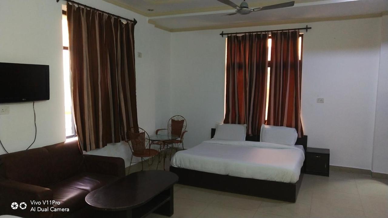 Fabhotel Prashant Palace Májszúr Kültér fotó